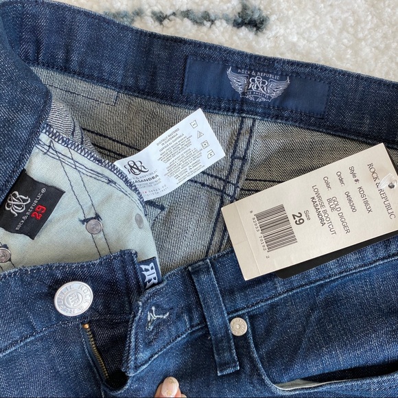 Rock & Republic Kasandra Jeans - Picture 6 of 7